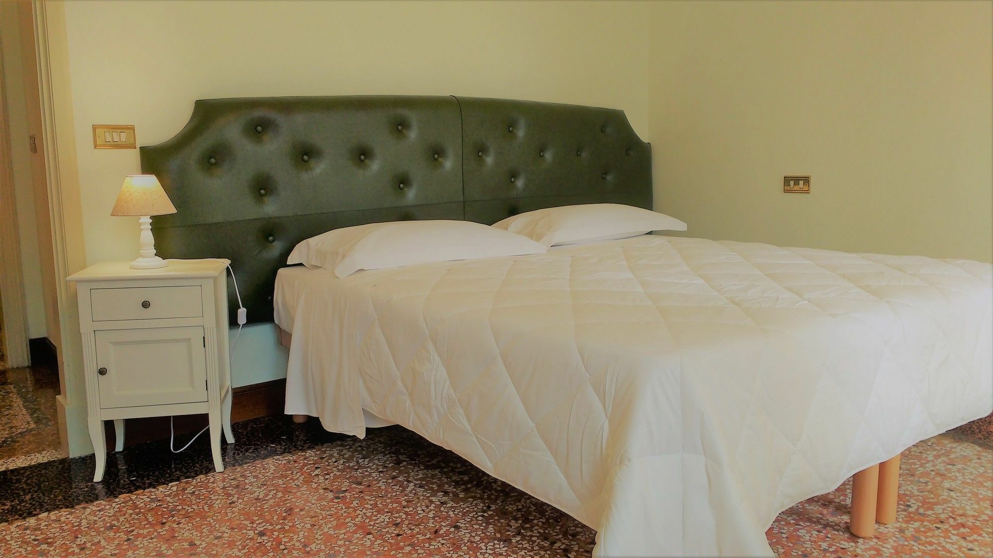 Main Street 59 Apartment Болоня Екстериор снимка
